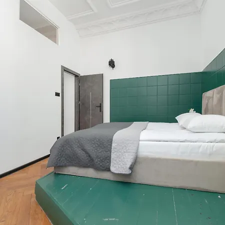 Spacious 82 M2 With Sauna Near Plac Wolnosci In By Renters * Lodz