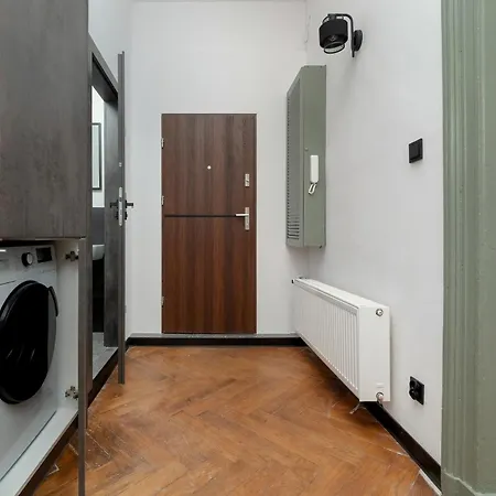 Apartment Spacious 82 M2 With Sauna Near Plac Wolnosci In By Renters Lodz