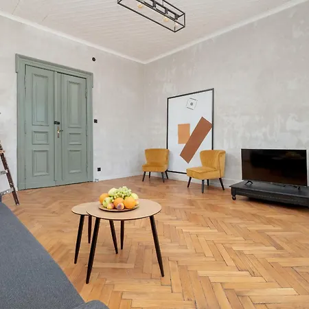 Spacious 82 M2 With Sauna Near Plac Wolnosci In By Renters Apartment Lodz