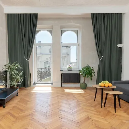 Apartment Spacious 82 M2 With Sauna Near Plac Wolnosci In By Renters